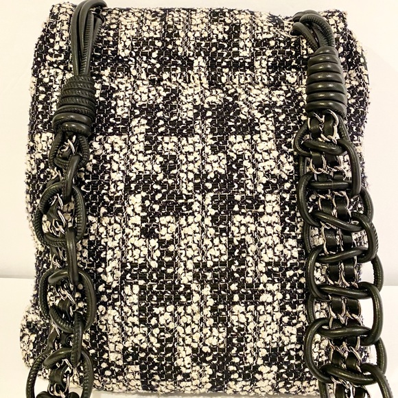 Chanel Tweed Camellia Messenger Flap Bag - Picture 3 of 16